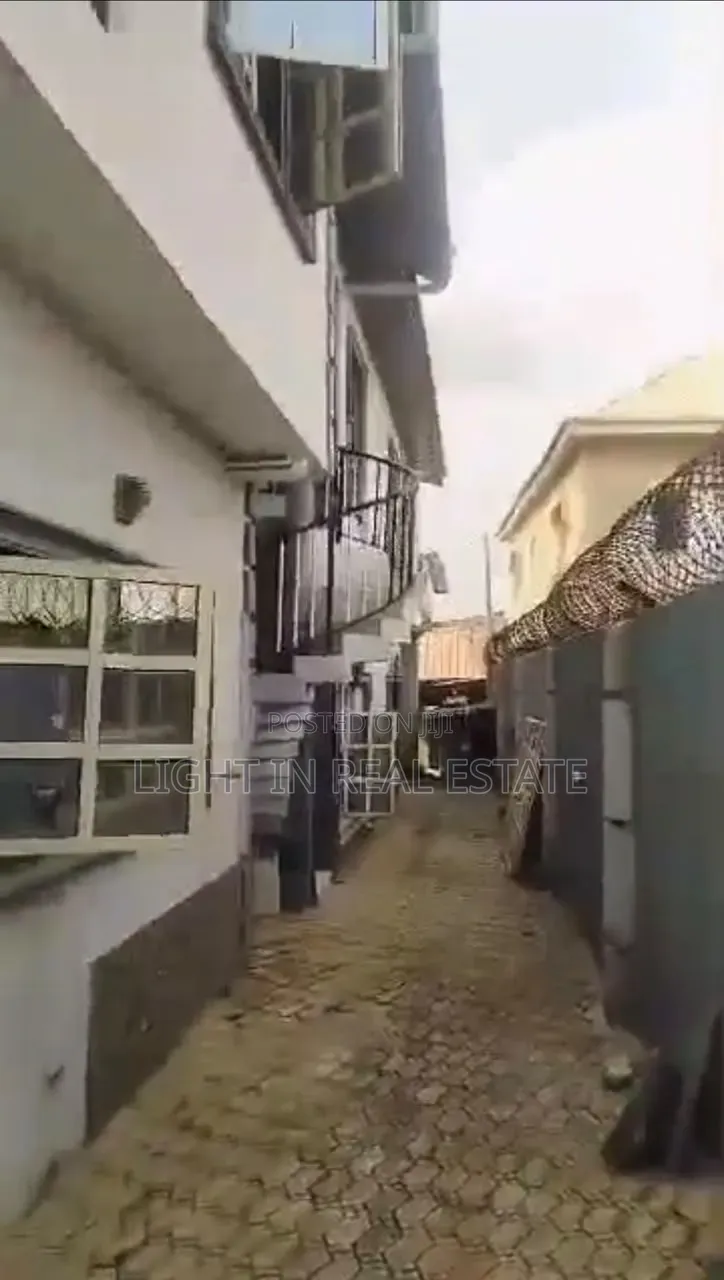 5bdrm Duplex in Oko-Oba for sale in Oko-Oba