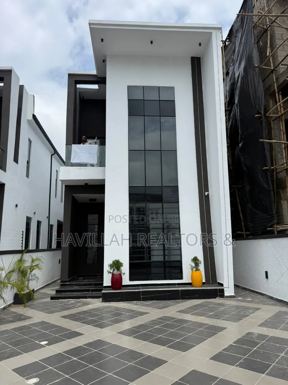 5bdrm Duplex in Ikota for sale in Ikota