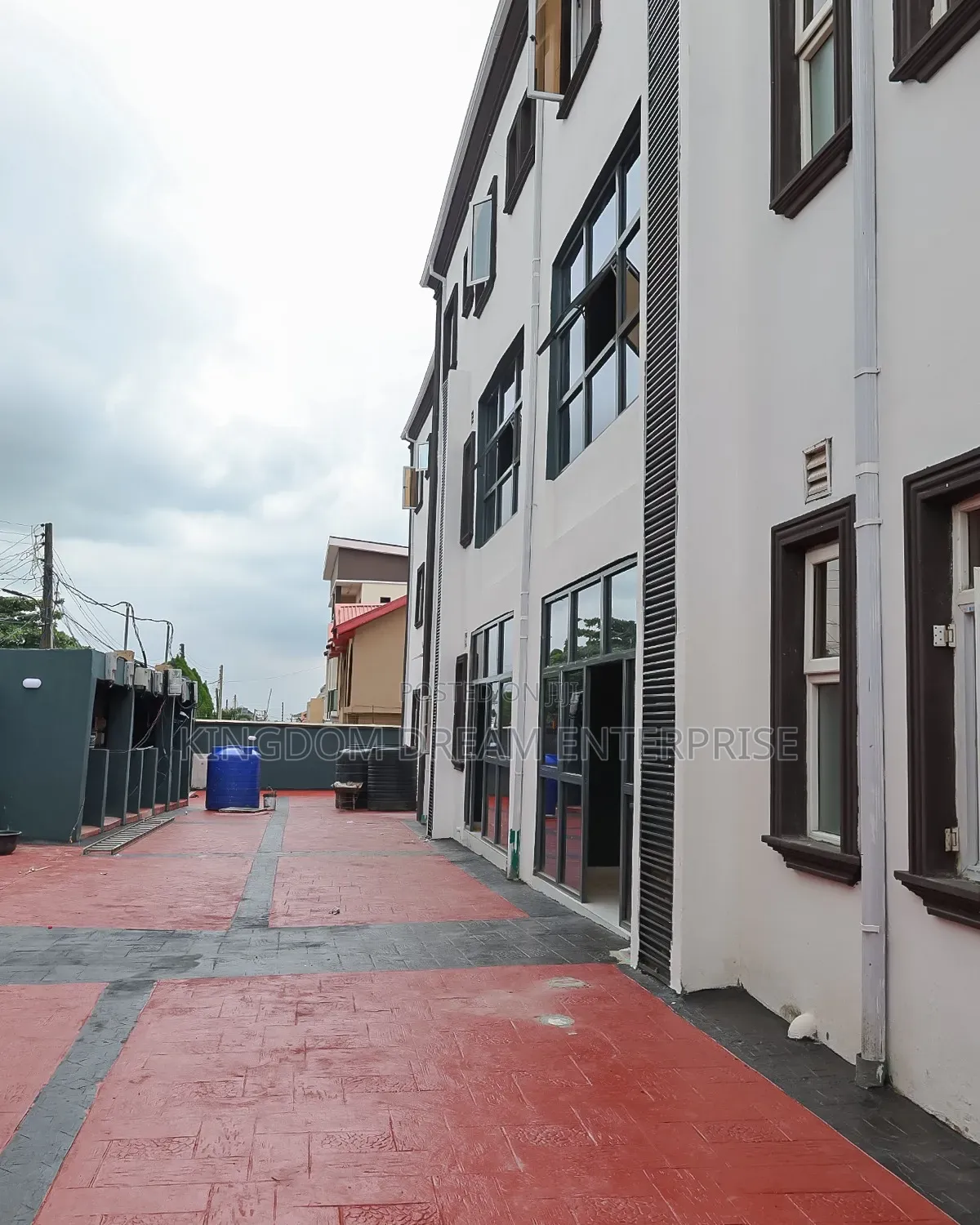 3bdrm Block of Flats in Magodo Phase 1 Lagos for rent in GRA Phase 1