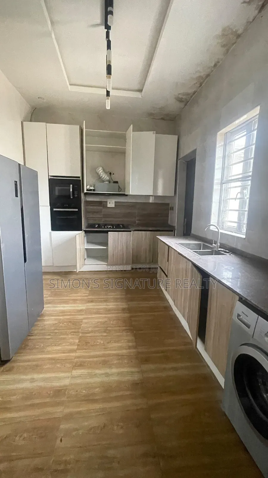 4bdrm Duplex in Agungi for rent in Agungi