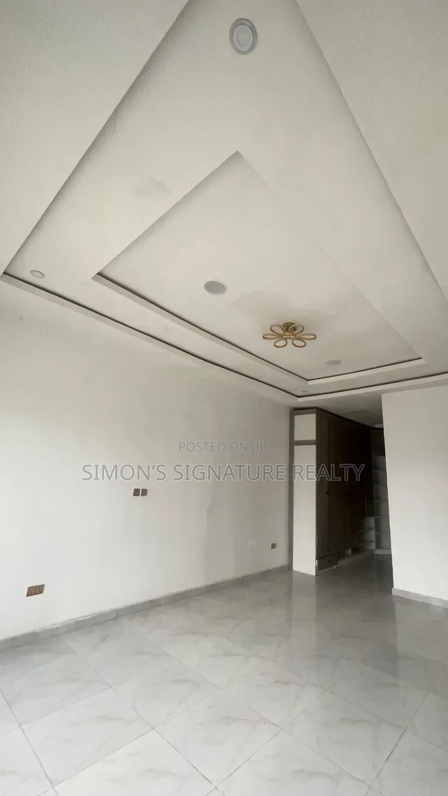 4bdrm Duplex in Agungi for rent in Agungi