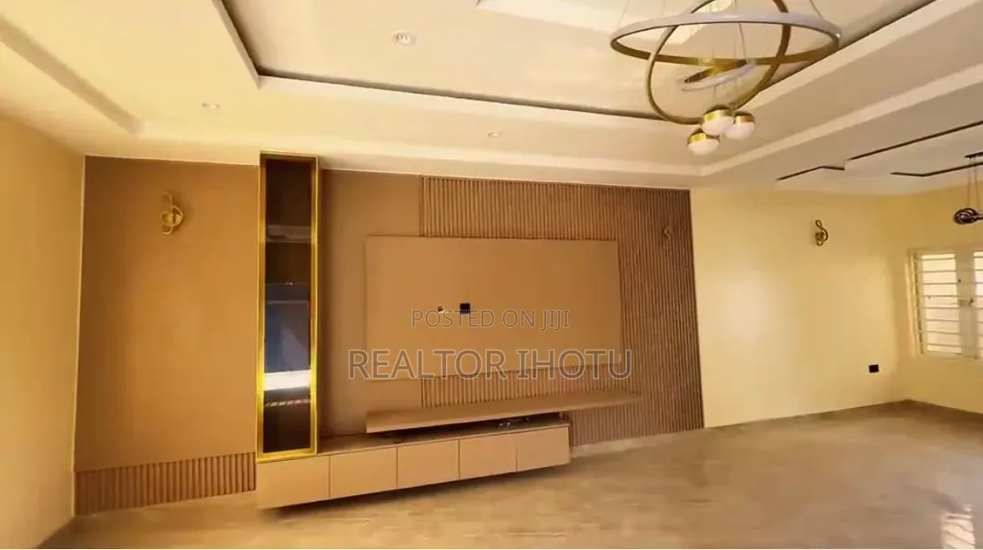 3bdrm Duplex in Idu Industrial for sale in Idu Industrial