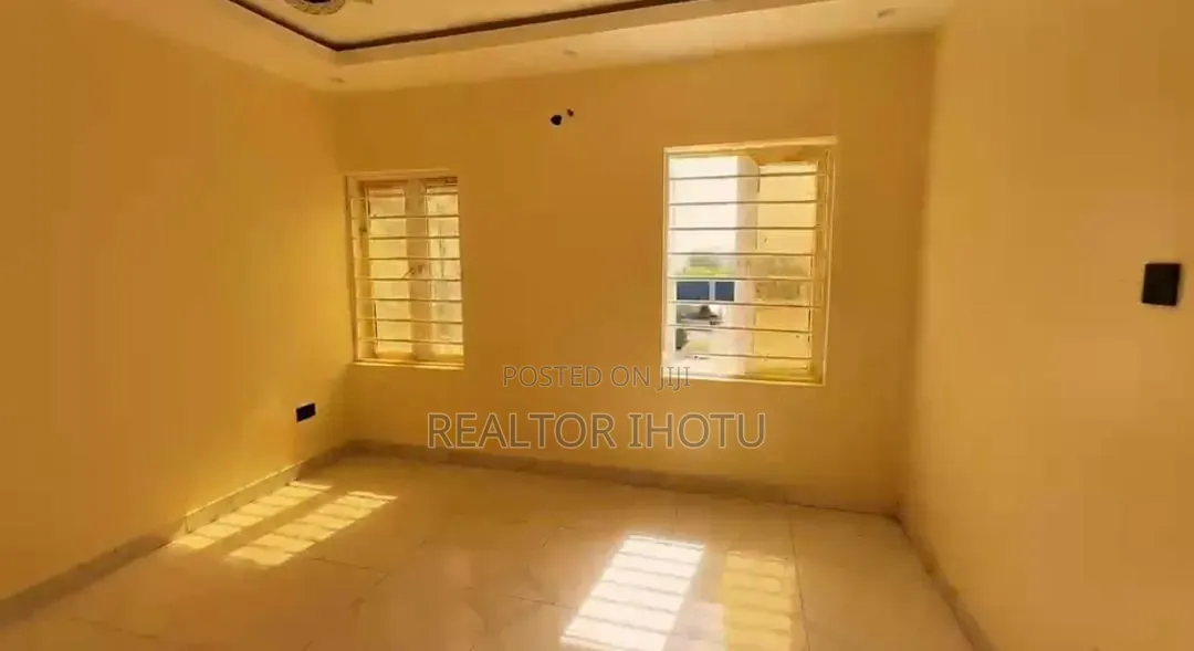 3bdrm Duplex in Idu Industrial for sale in Idu Industrial