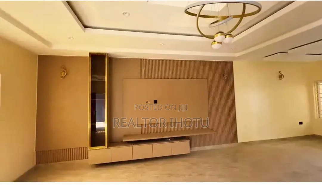 3bdrm Duplex in Idu Industrial for sale in Idu Industrial