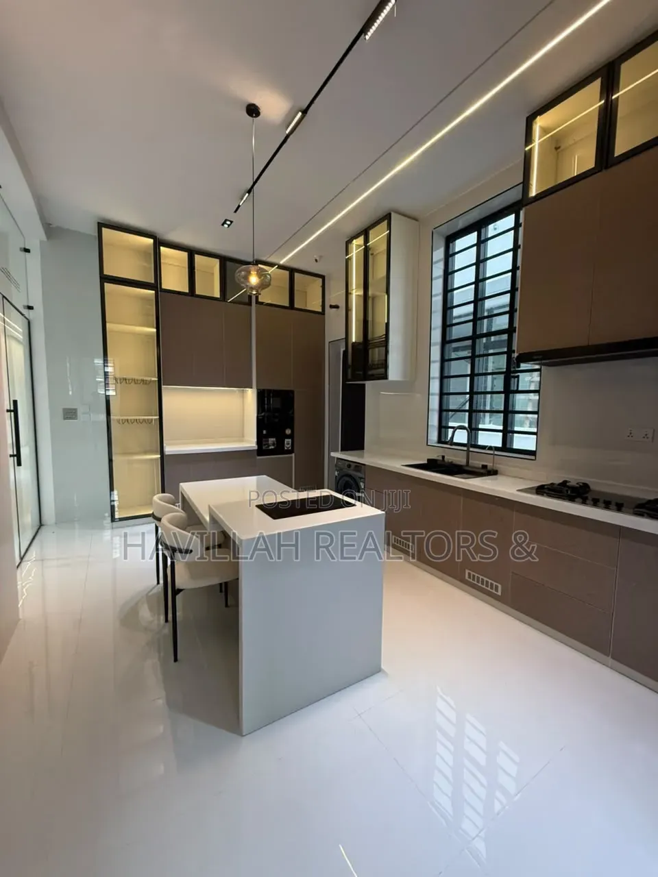 5bdrm Duplex in Ado / Ajah for sale in Ado / Ajah