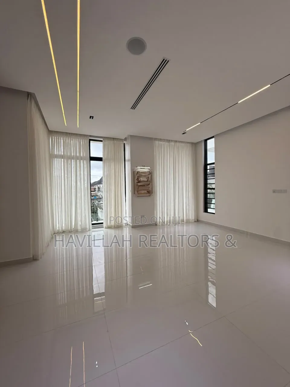 5bdrm Duplex in Ado / Ajah for sale in Ado / Ajah