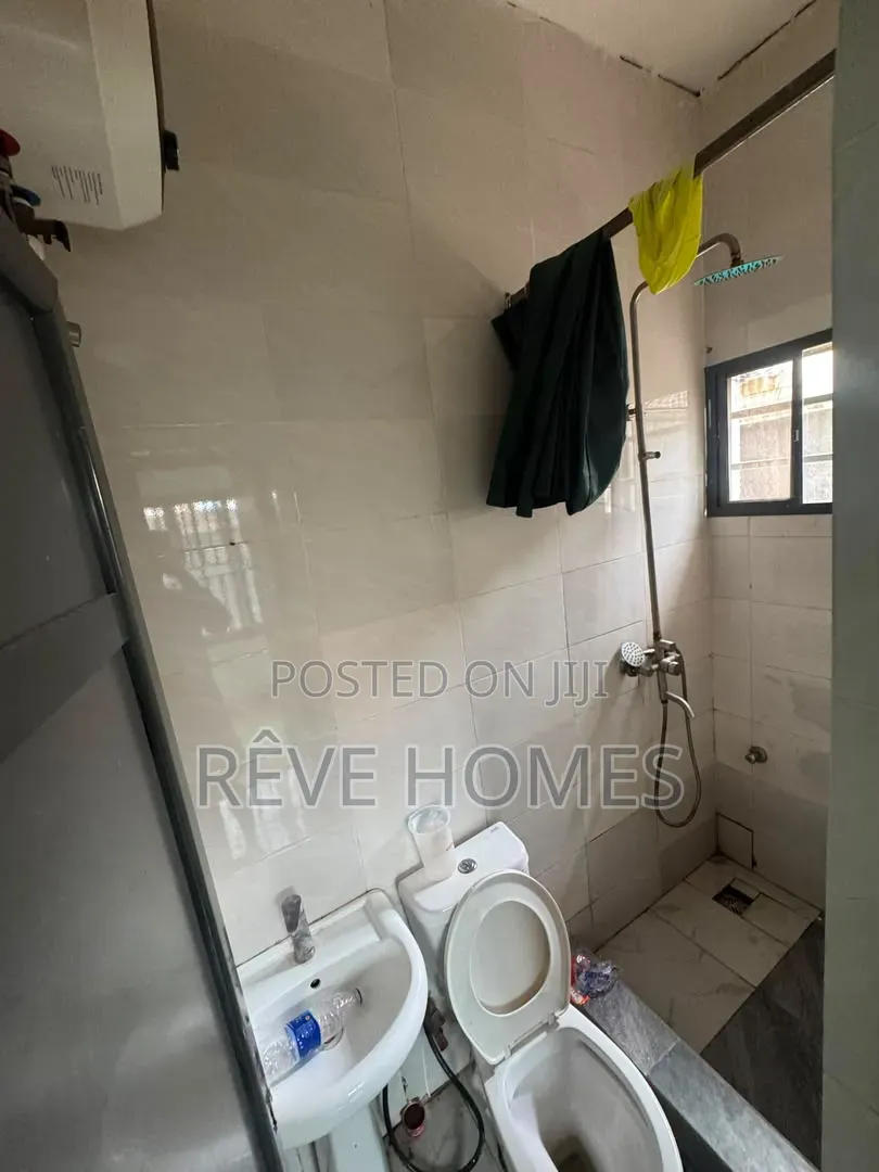 Mini Flat in Adekunle for rent in Adekunle
