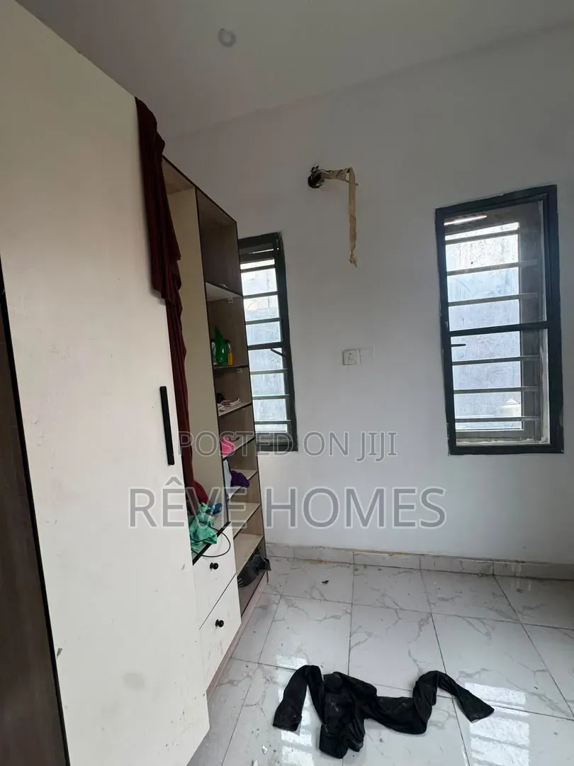 Mini Flat in Adekunle for rent in Adekunle