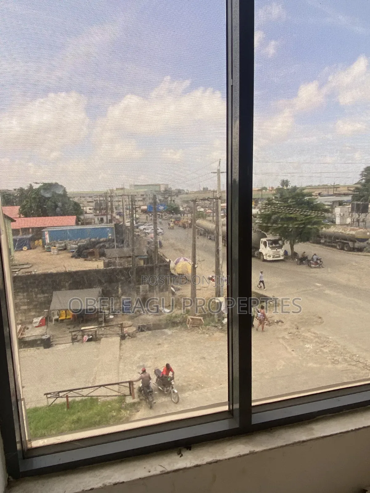 Office Space in Amuwo for Rent in Apple Junction