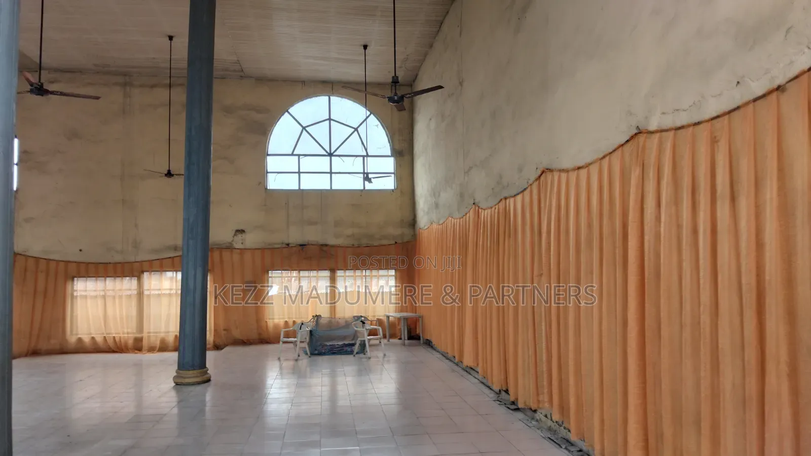 For Sale : Sizeable Hall on CofO 6 Plots at Rumuomasi, Ph in Port-Harcourt