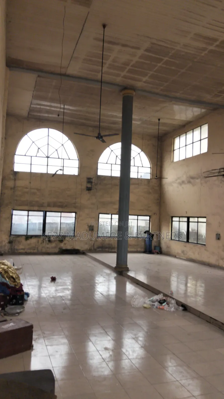 For Sale : Sizeable Hall on CofO 6 Plots at Rumuomasi, Ph in Port-Harcourt