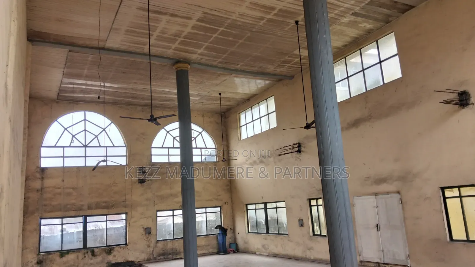 For Sale : Sizeable Hall on CofO 6 Plots at Rumuomasi, Ph in Port-Harcourt