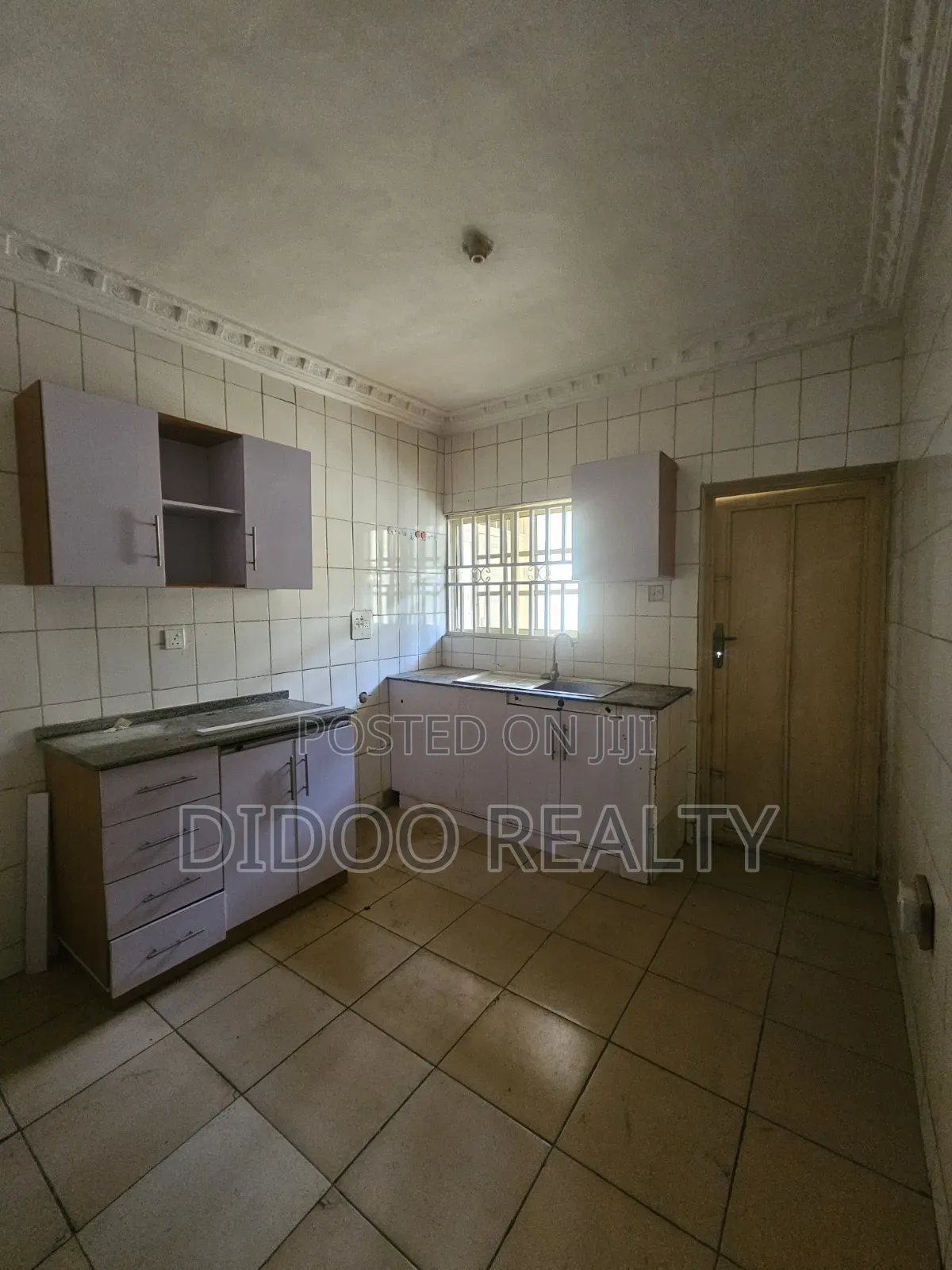 3bdrm Block of Flats in Utako for rent in Utako