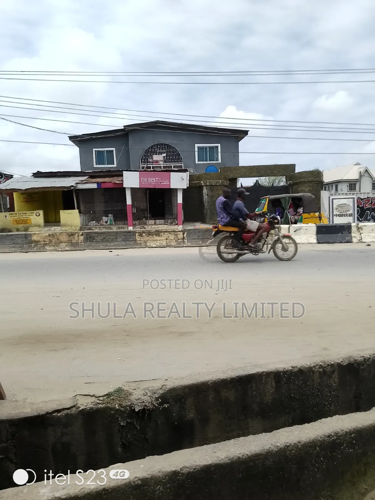 Furnished 4bdrm Duplex in Okokomaiko for sale in Okokomaiko