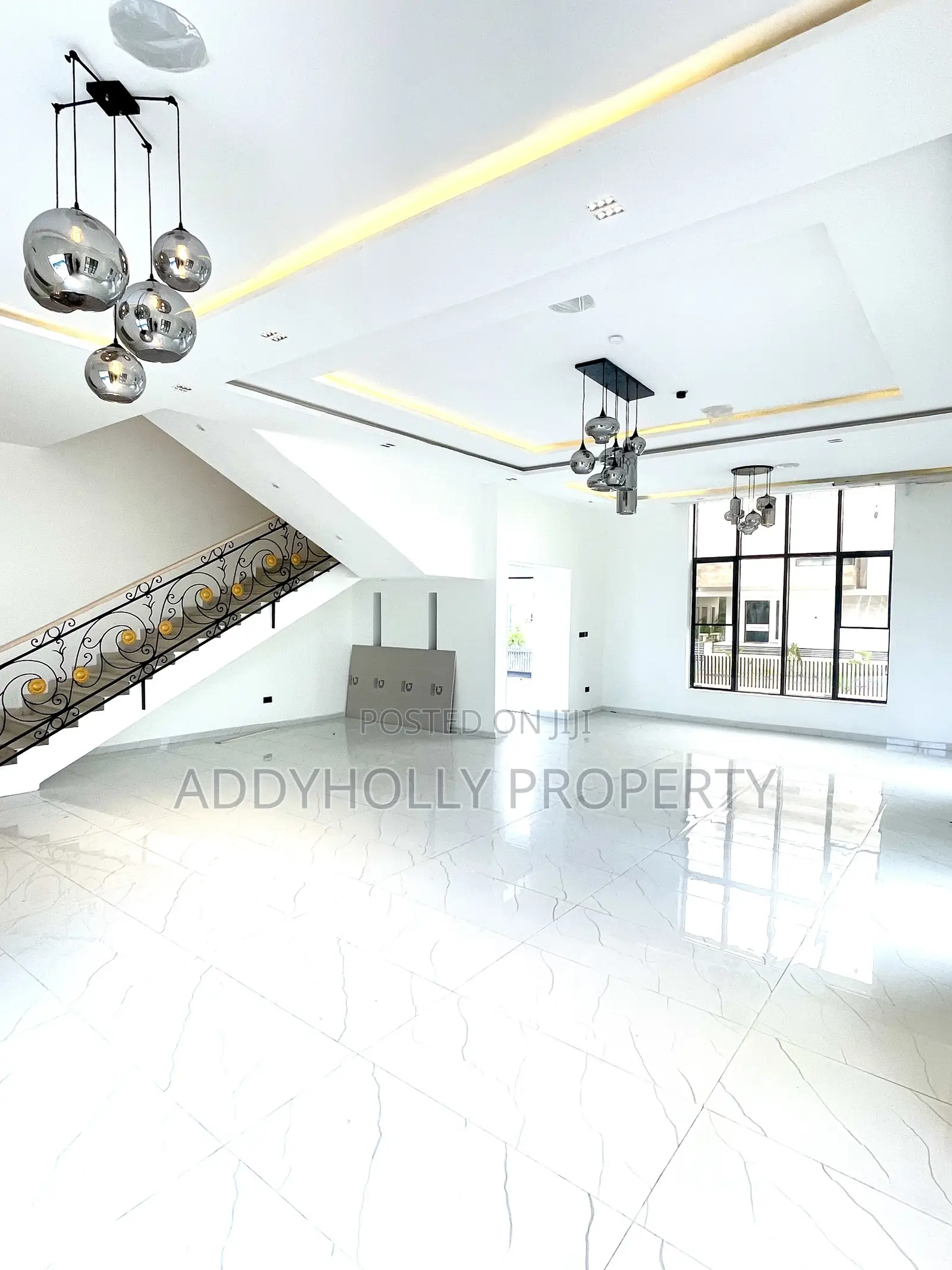 6bdrm Duplex in Northern Foreshore, Chevron for sale in Chevron