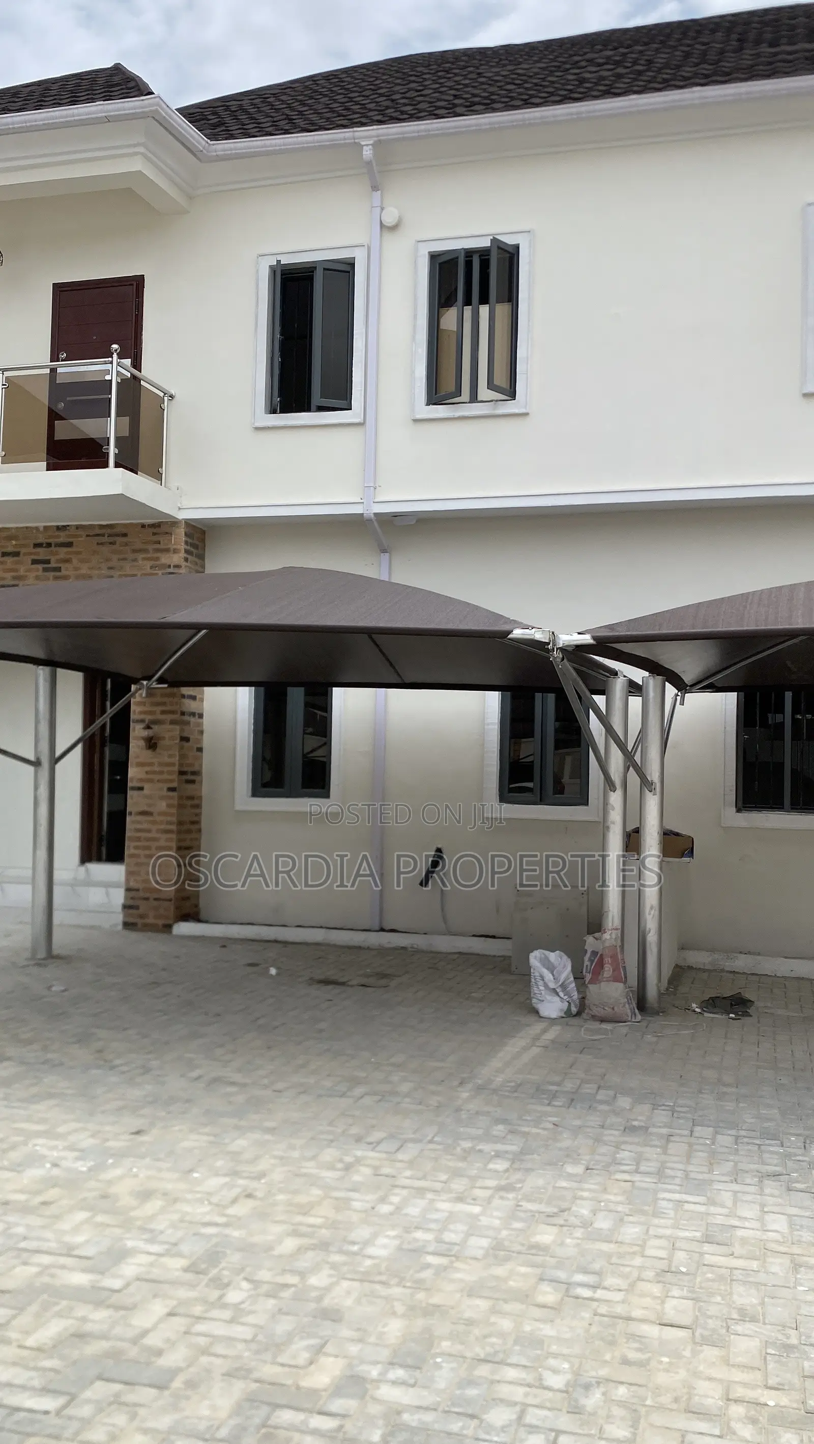 4bdrm Duplex in Ogombo for sale in Ogombo