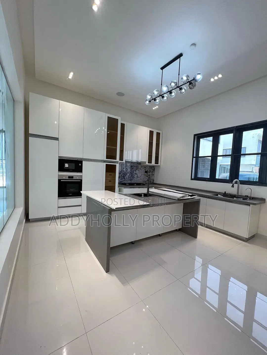 5bdrm Duplex in Pinnock Beach Estate, Jakande for sale in Jakande