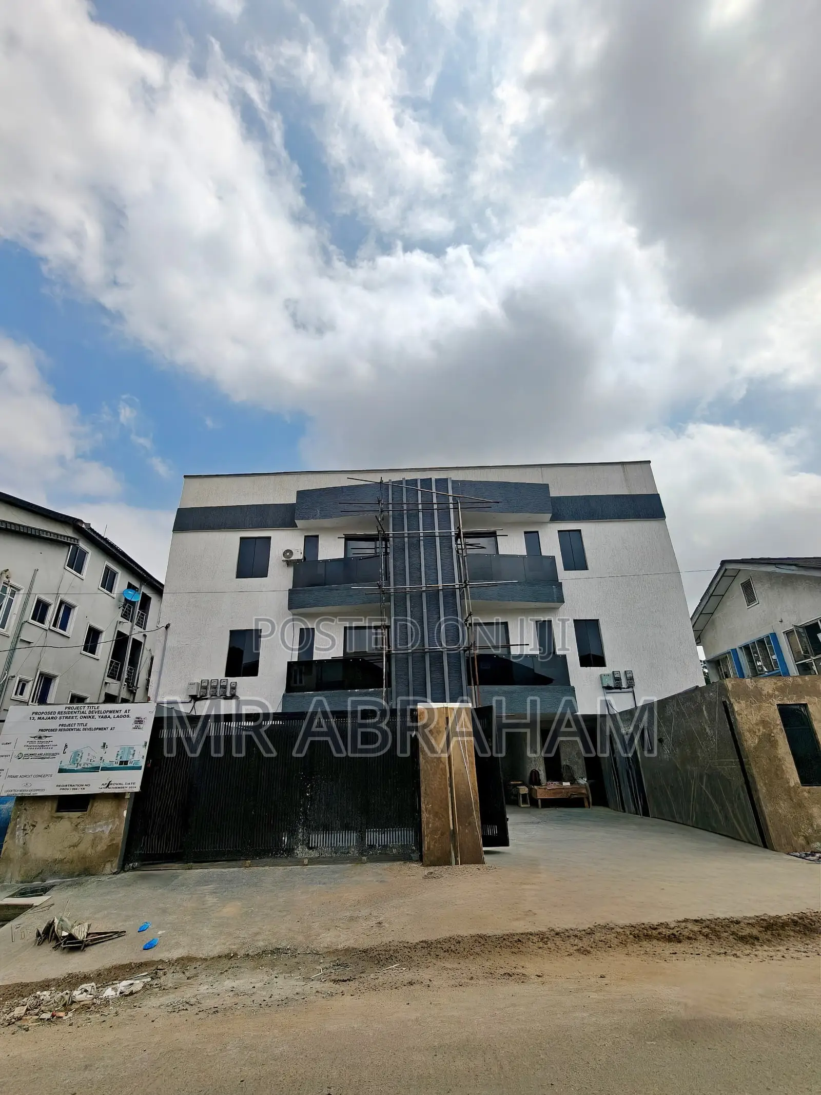Furnished 2bdrm Apartment in Yaba, Lagos State for sale in Yaba