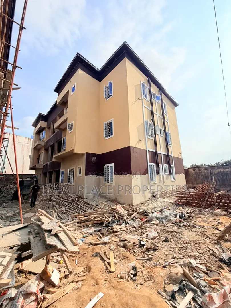 3bdrm Apartment in Ogba for sale in Ogba