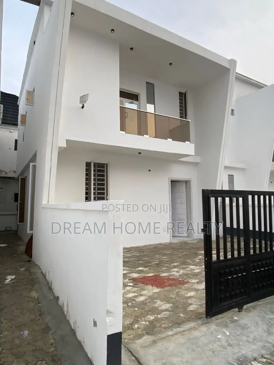 4bdrm Duplex in Ikota for sale in Ikota