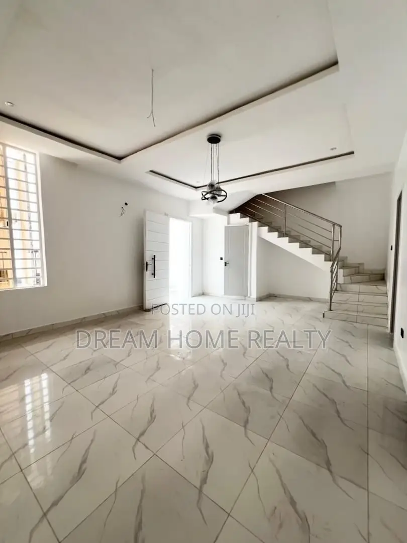 4bdrm Duplex in Ikota for sale in Ikota