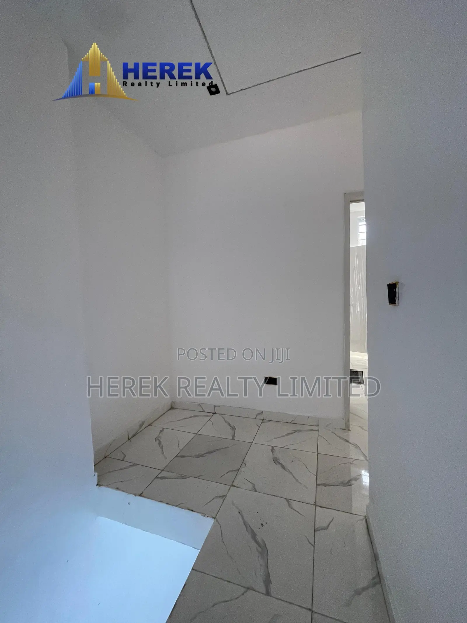 4bdrm Duplex in Ikota Villa for sale in Ikota