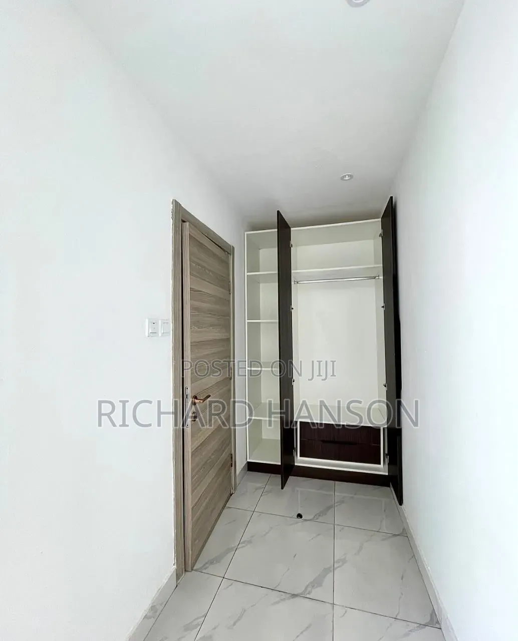 3bdrm Apartment in Secured, Lekki Phase 1 for sale in Lekki Phase 1
