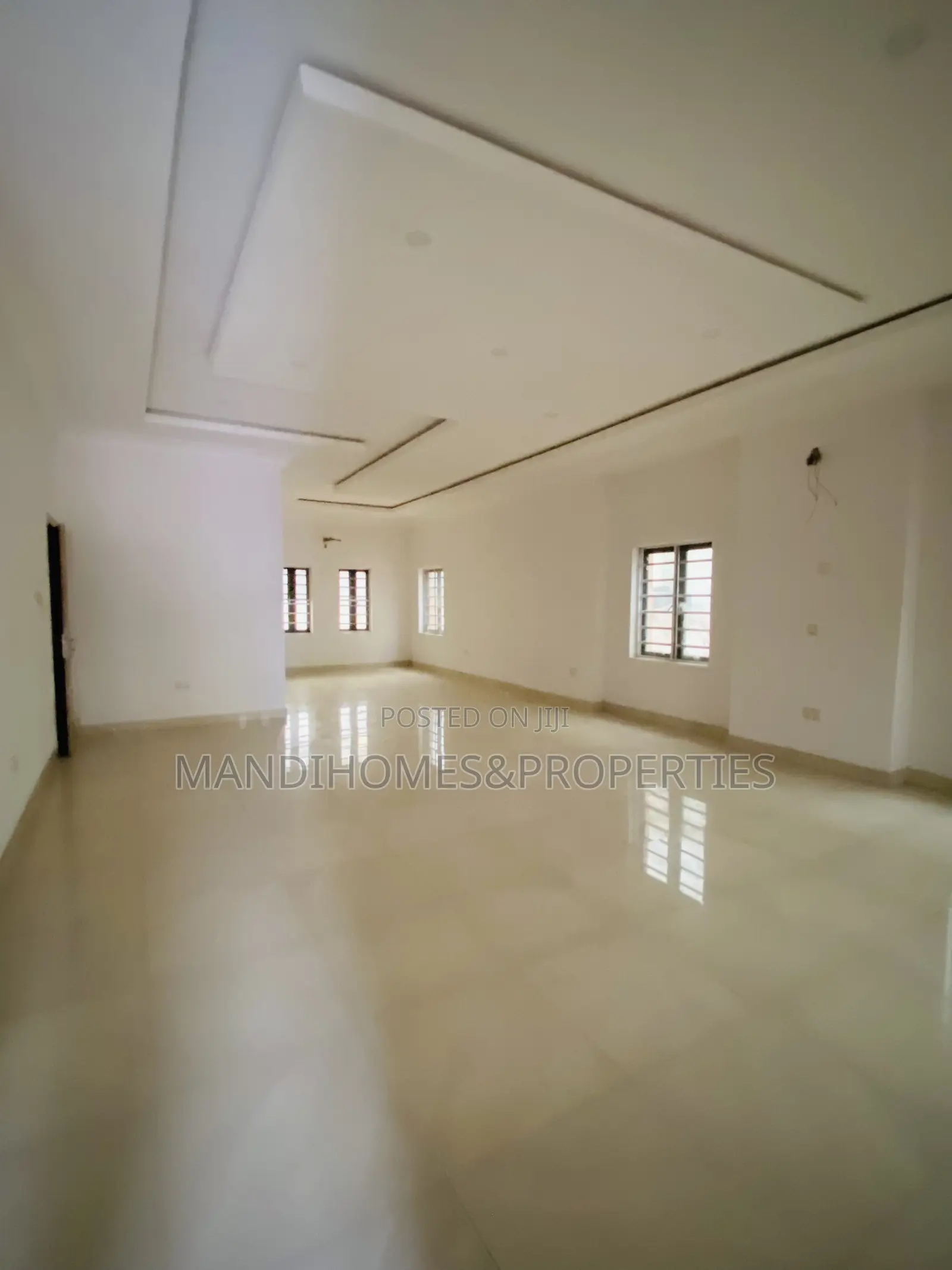 5bdrm Duplex in Royal Garden, Ajah for sale in Ajah