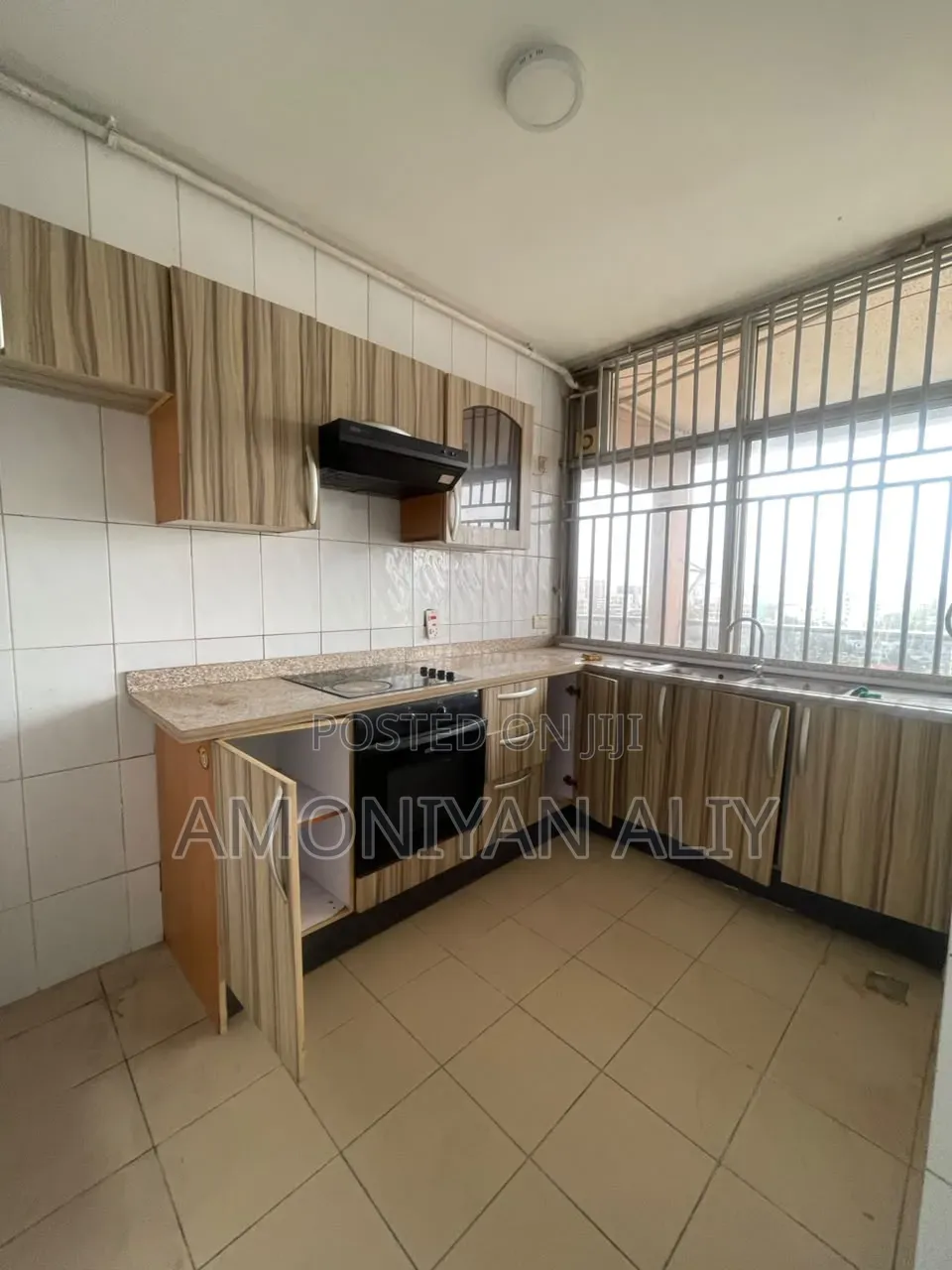 3bdrm Maisonette in 1004 Estate for rent in 1004