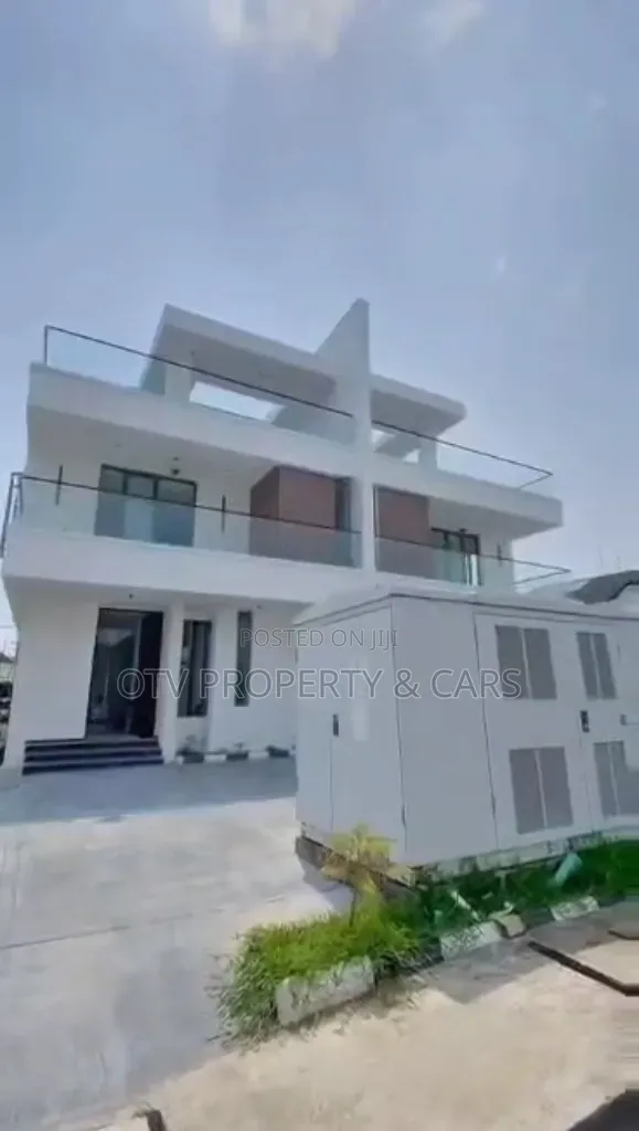 5bdrm Duplex in Ikate for sale in Ikate