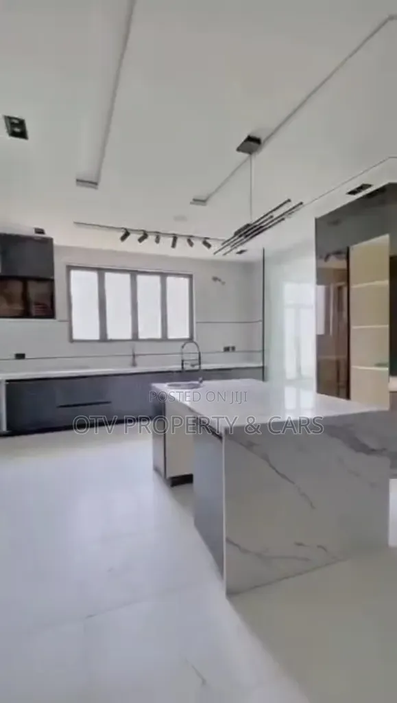 5bdrm Duplex in Ikate for sale in Ikate