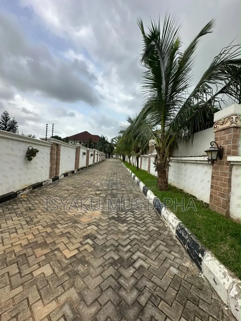8bdrm Duplex in Katampe Extension for rent in Katampe Extension