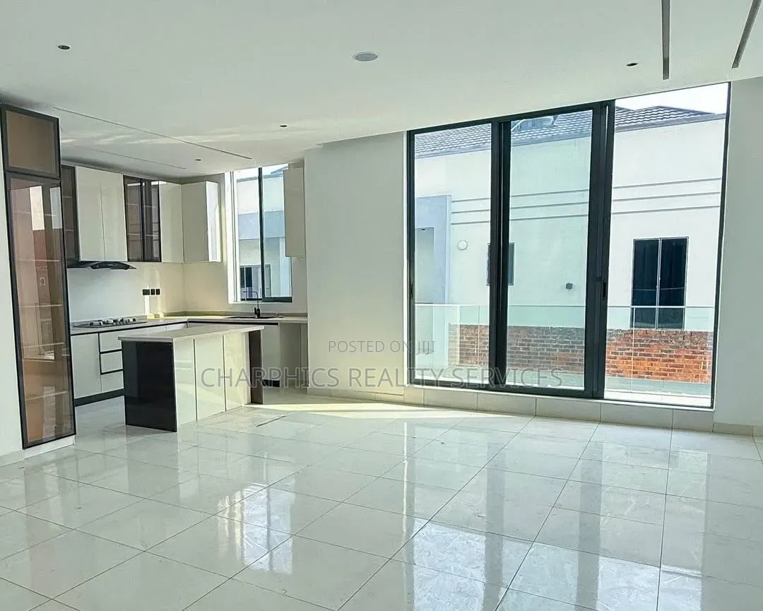 2bdrm Apartment in Victoria Island Extension for sale in Victoria Island Extension