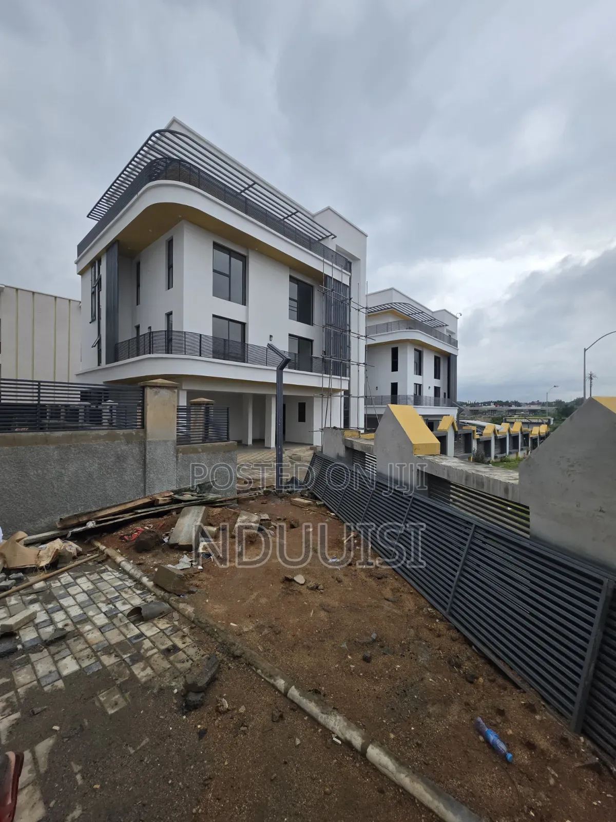 5bdrm Duplex in Wuye for Sale in Wuye