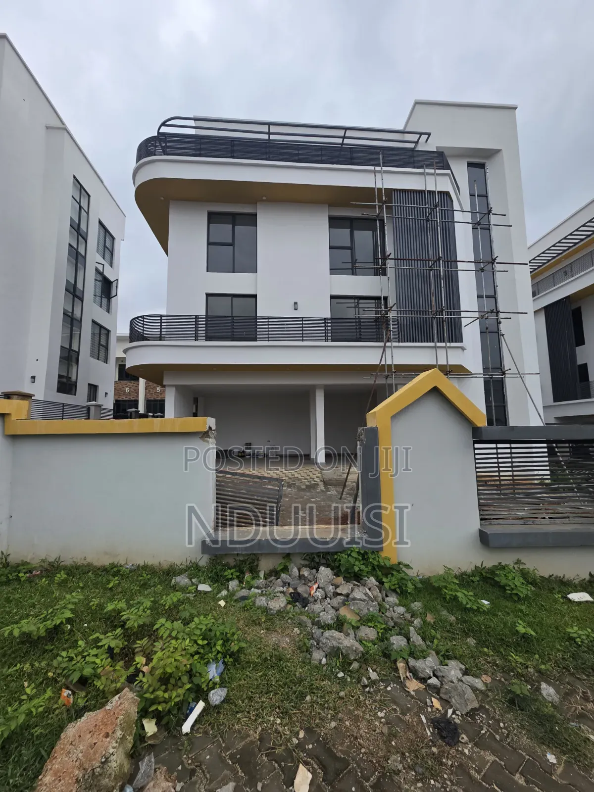 5bdrm Duplex in Wuye for Sale in Wuye