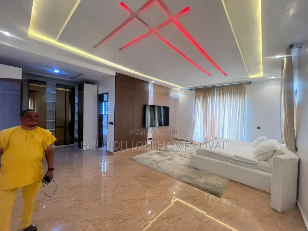 5bdrm Duplex in Osapa London Lekki for sale in Osapa london