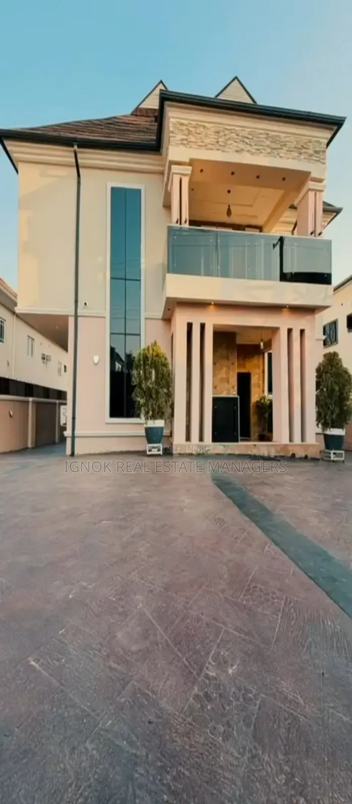 Furnished 5bdrm Duplex in Apo Resettlement for sale in Apo Resettlement
