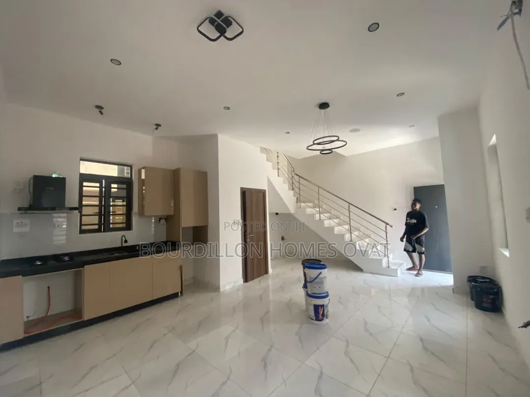 2bdrm Duplex in Ikate Lekki Lagos for rent in Ikate