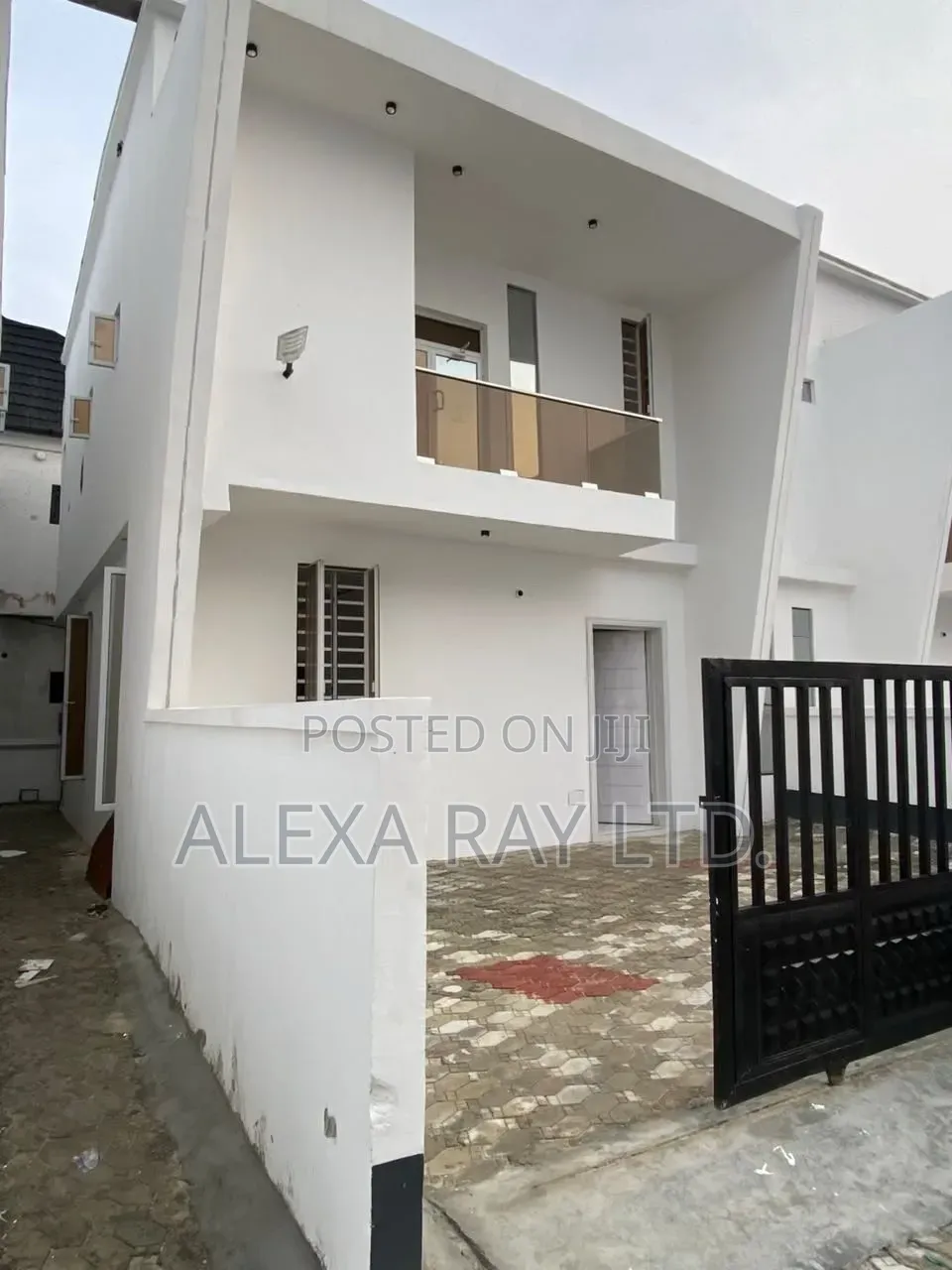 4bdrm Duplex in Ikota for sale in Ikota