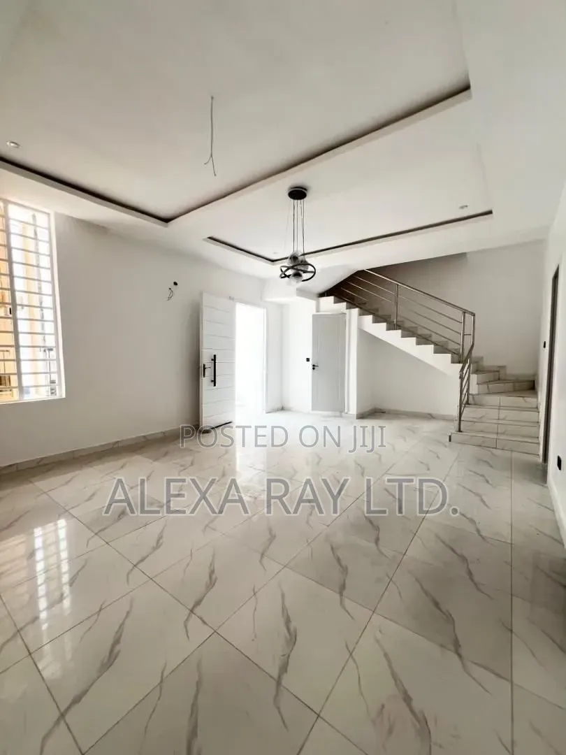 4bdrm Duplex in Ikota for sale in Ikota