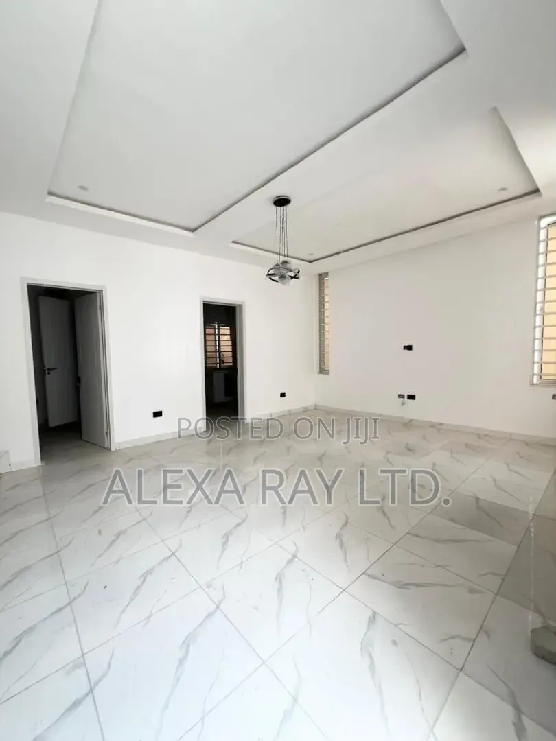 4bdrm Duplex in Ikota for sale in Ikota