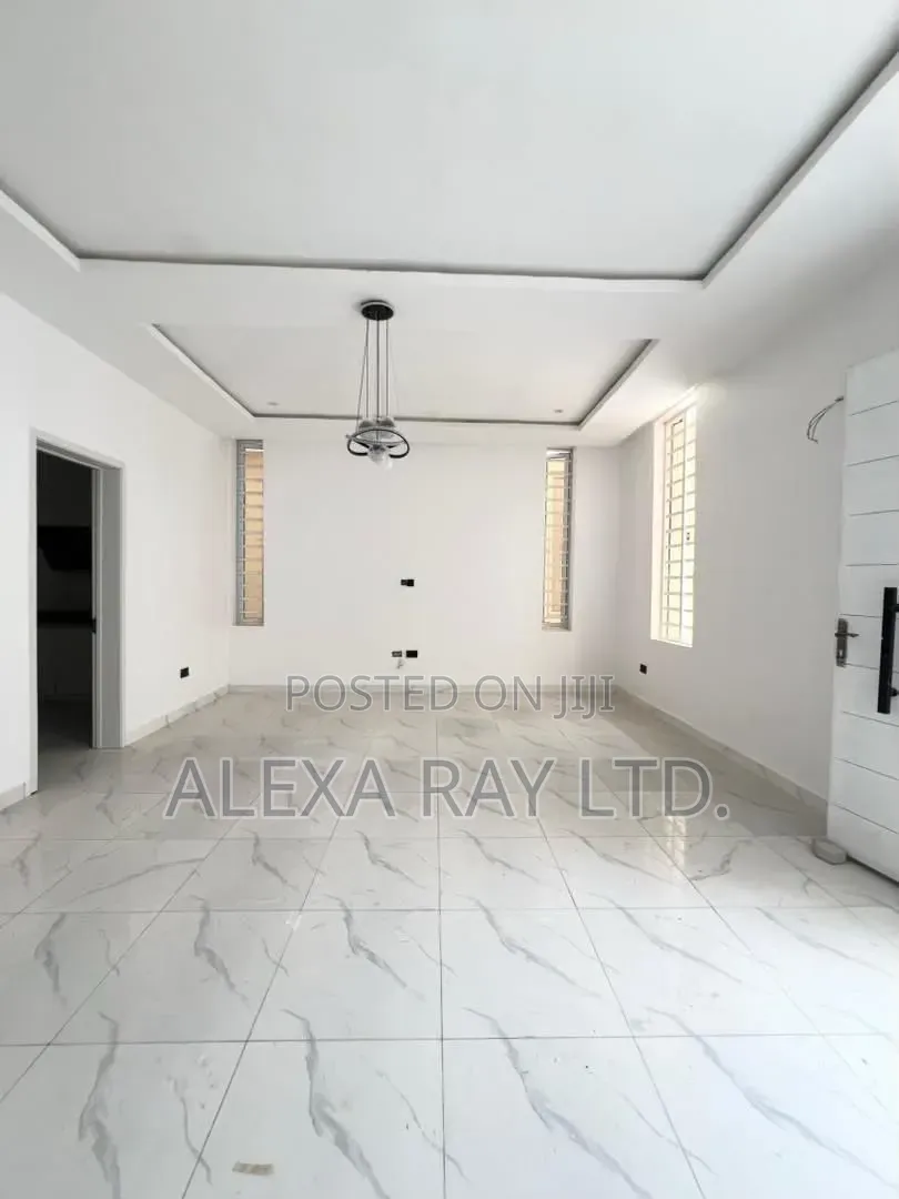 4bdrm Duplex in Ikota for sale in Ikota