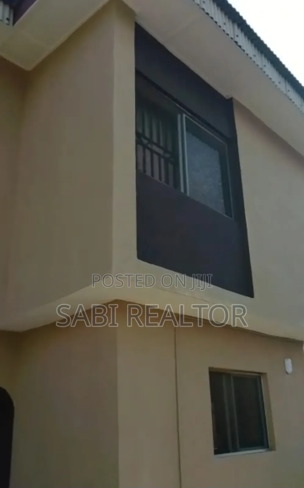 Furnished 5bdrm Duplex in Egan for sale in Egan