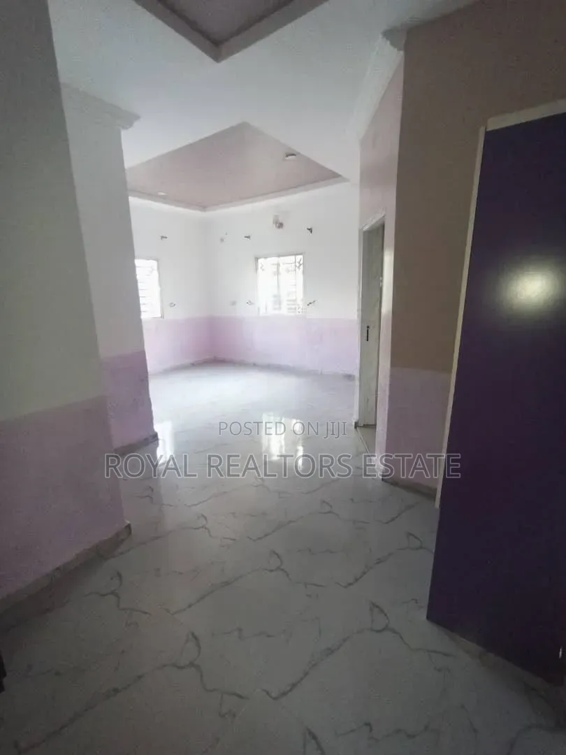 4bdrm Bungalow in Close To Apo Kabusa for rent in Apo Resettlement