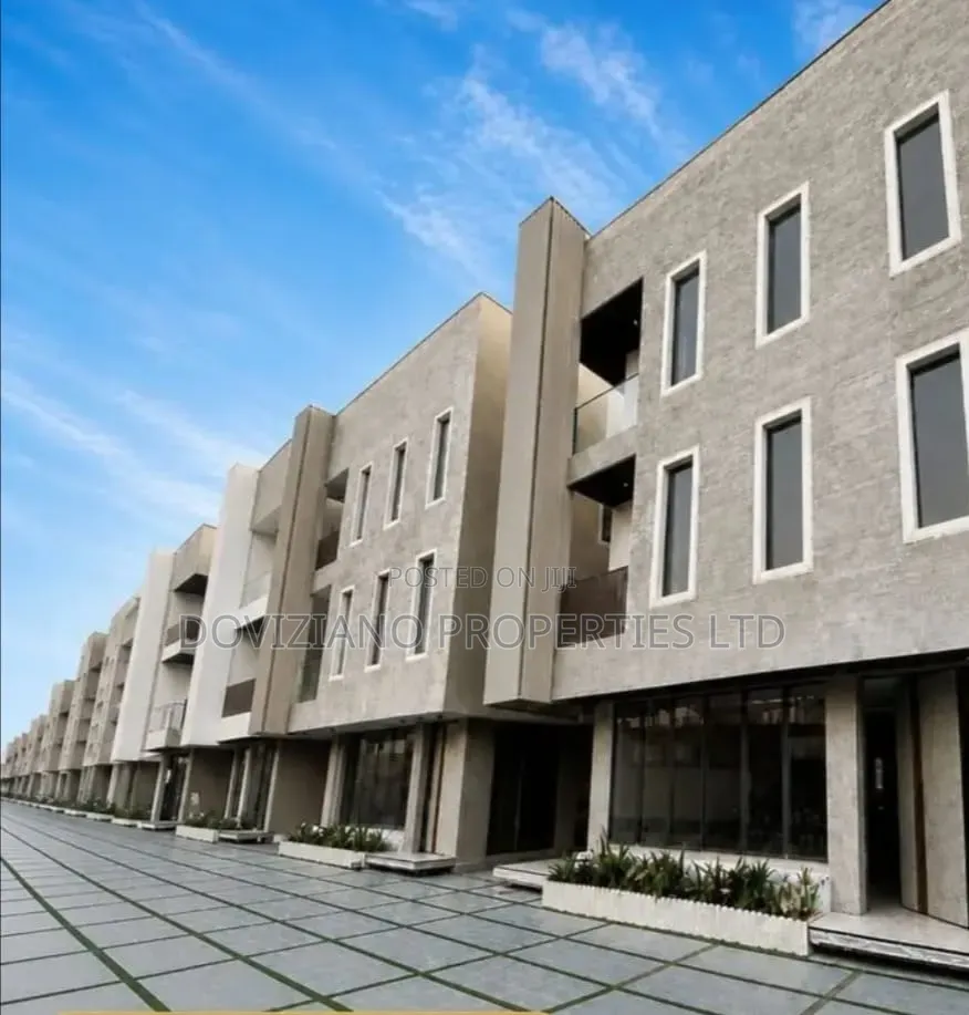4bdrm Duplex in Parkview Estate for sale in Parkview Estate