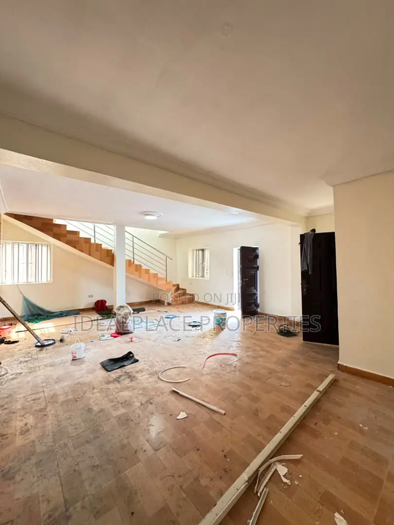 4bdrm Duplex in Surulere for sale in Surulere