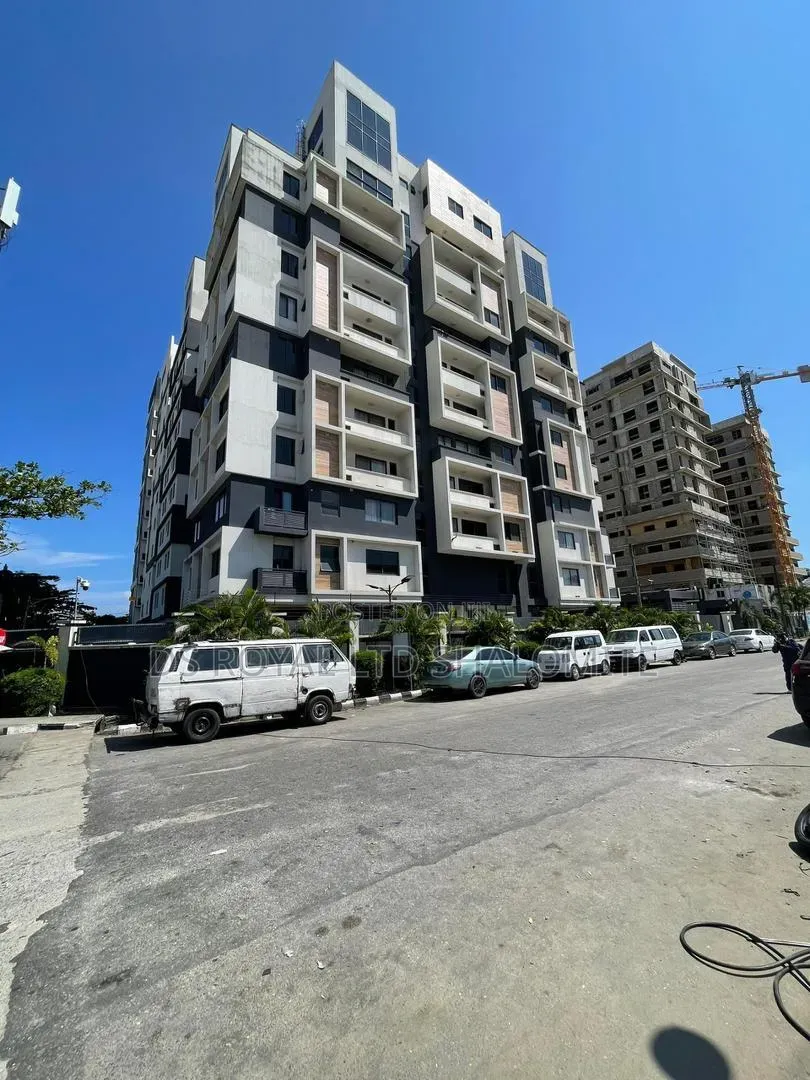4bdrm Block of Flats in Akin Adesola for sale in Akin Adesola