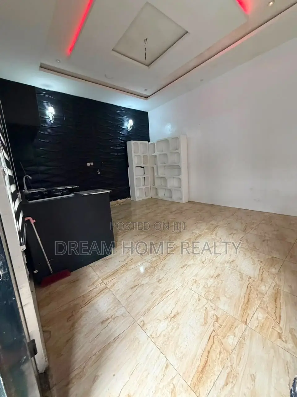 1bdrm Apartment in Royal Pine Estate, Ikota for rent in Ikota