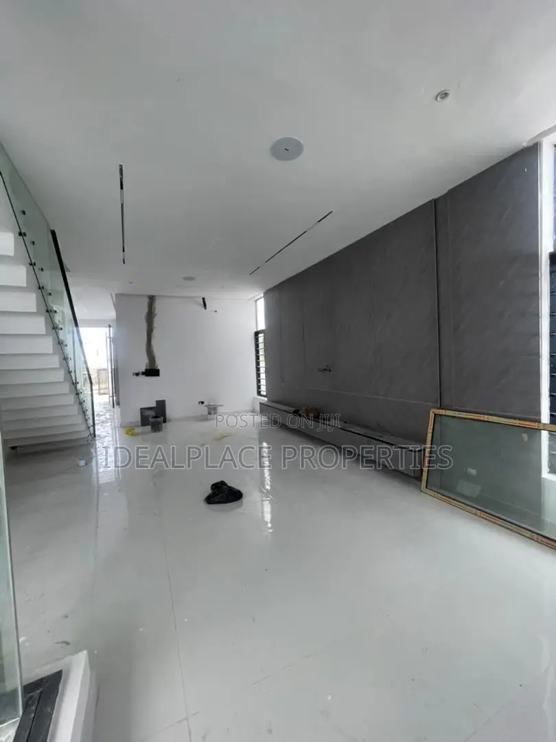 5bdrm Duplex in Ajah for sale in Ajah
