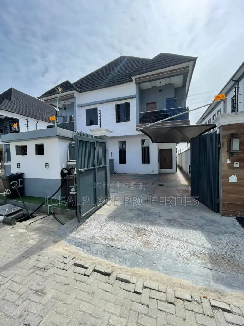 4bdrm Duplex in Chevron for sale in Chevron